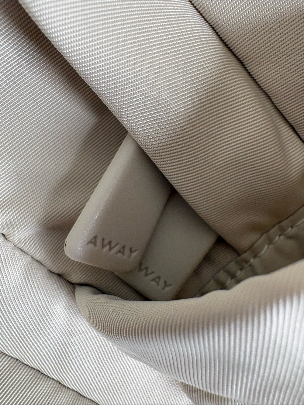 Away Large Featherlight Backpack Ivory Cream Travel Laptop Backpack Lightweight - Picture 8 of 14